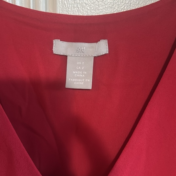 Fit and Flare Style Red H&M Dress with Flowy Sleeves - Size 2 - Picture 5 of 8